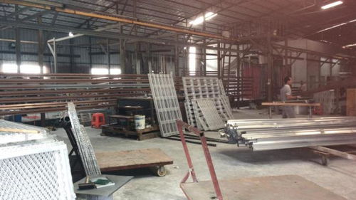 白色鋁單板吊頂工廠直銷(xiāo) 高性?xún)r(jià)比的建筑裝飾材料解決方案